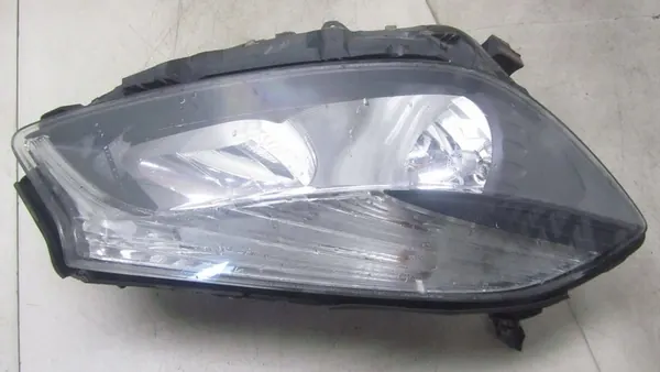 RECHTER KOPLAMP MERCEDES W176 A1768200461 image 4