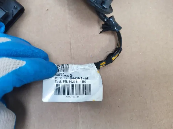 Volvo V50 Türkabelbaum OEM 30745844 rechte Vorderseite image 10