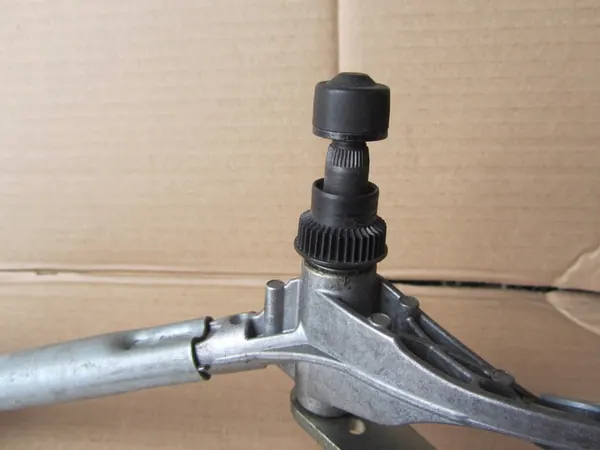 Frontscheibenwischermotor Set BMW E90 E91 LCI image 3