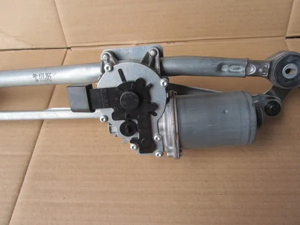 Frontscheibenwischermotor Set BMW E90 E91 LCI image 7