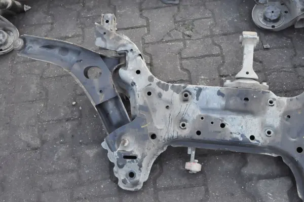 Suspensión Kia Venga OEM 62400-1K150 - Usado image 6