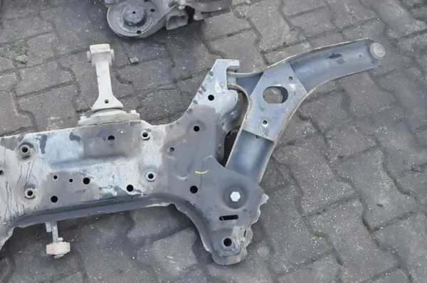 Suspensión Kia Venga OEM 62400-1K150 - Usado image 7
