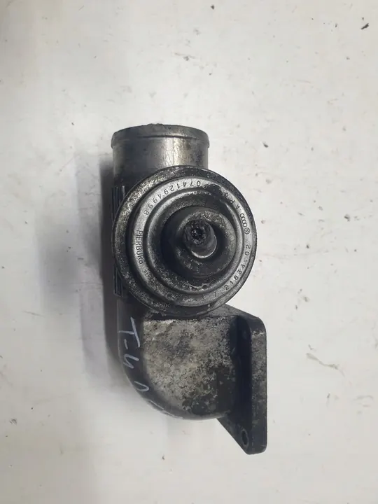 EGR-venttiili VW Transporter T4 2.5 TDI 074129499B image 2