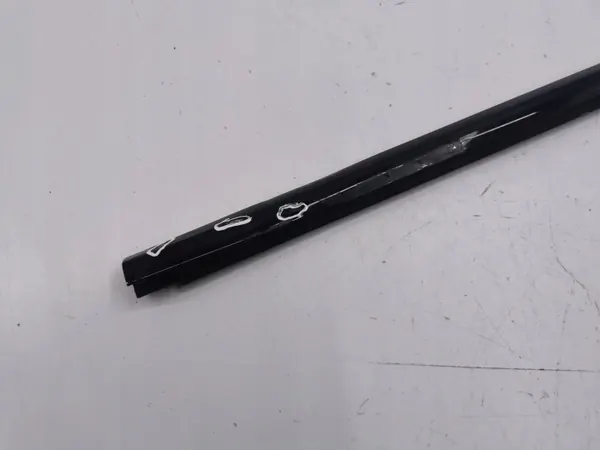 Land Rover Evoque I Coupe glaslist OEM AMD111096 image 7