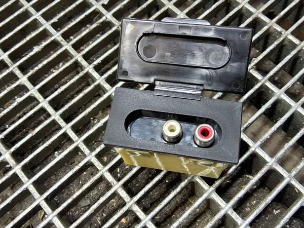 Enchufe AUX Mitsubishi ASX OEM SKE52513 image 4