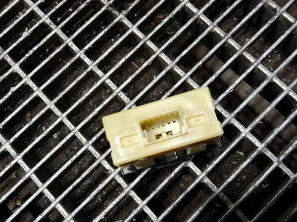 Enchufe AUX Mitsubishi ASX OEM SKE52513 image 5