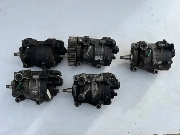 Brandstofpomp RENAULT KANGOO 1.5 CDI R9042A070A image 3