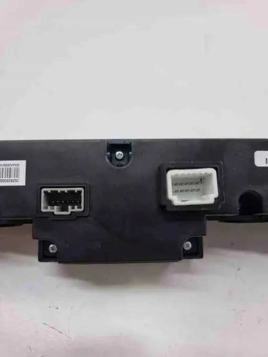 Fusible batterie Kia OEM D996569210 pour Sportage 1.6L Diesel image 7