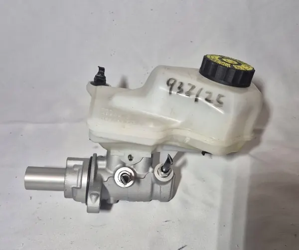 Bromsvätskebehållare & Pump Toyota C-HR II OEM 20486499H image 2
