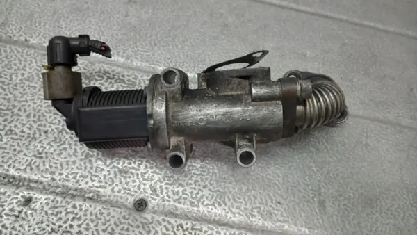 Soupape EGR OEM 01 pour Opel Vectra C 1.9CDTI image 2