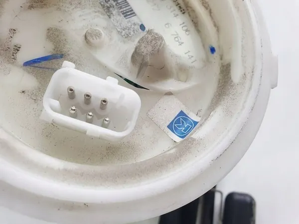 Brandstofpomp BMW 5 E61 530xi 2005 3.0 N52B30 OEM 6764141 image 5