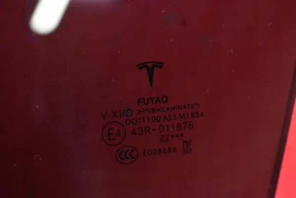 Vitre latérale gauche arrière Tesla Model Y OEM mamAUTO-1047915 image 4