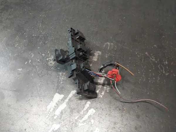 OEM 3B9945257B Feu Arrière Gauche VW Passat B5 image 5