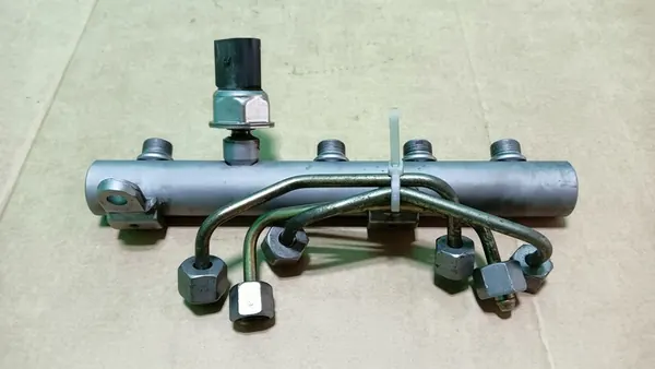 Sensor de pressão de combustível Audi A8 D2 3.3 TDI 99-02r OEM image 2