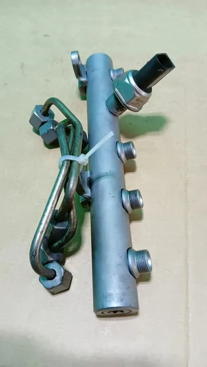 Sensor de pressão de combustível Audi A8 D2 3.3 TDI 99-02r OEM image 4