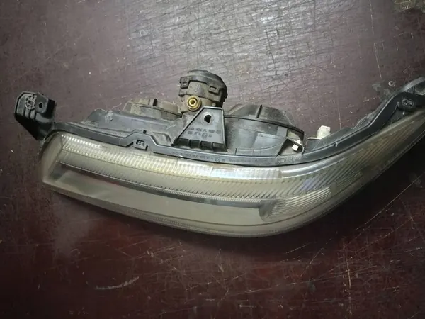 Farol dianteiro direito xenon Renault Laguna II image 3