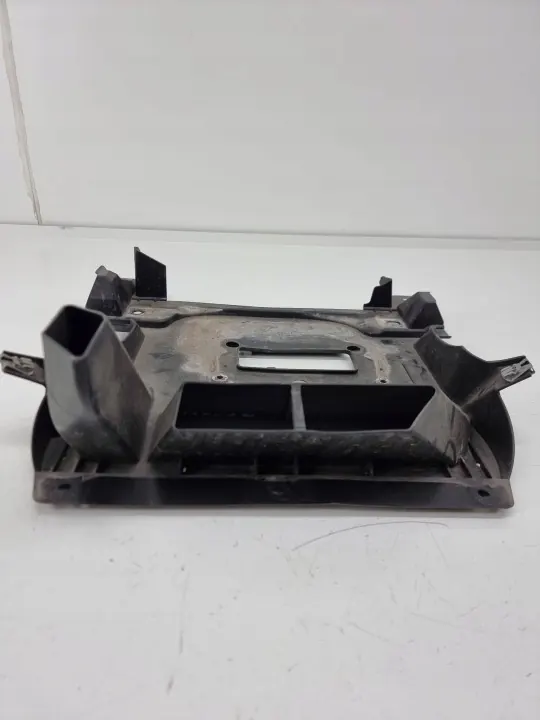 Underkroppssköld Porsche Macan OEM 95B825370 image 4