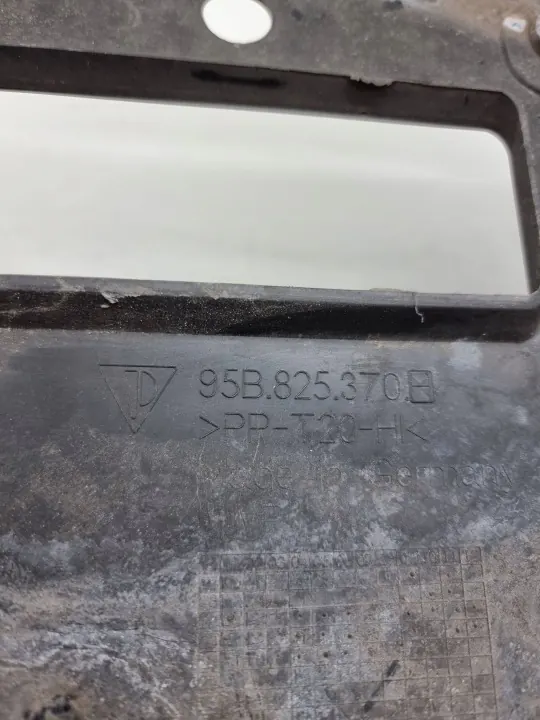 Underkroppssköld Porsche Macan OEM 95B825370 image 7