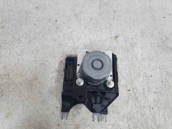 MERCEDES W176 CLA 117 LIFT ABS PUMP A0004312300 image 2