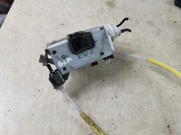 AUDI A3 S3 8L Dörrlås Vänster Fram OEM 8L1837015 image 4