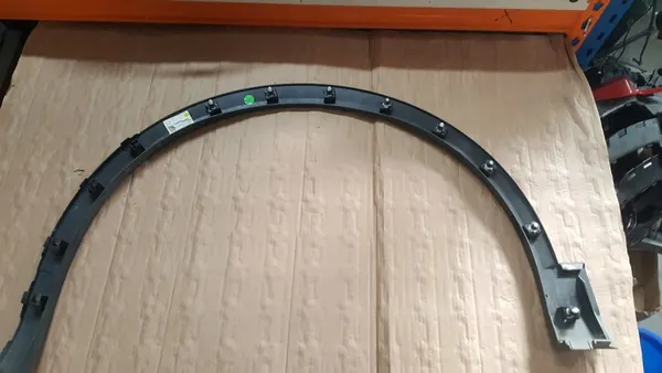 VW T-ROC Etu Oikea Lokasuoja Trim 2GA854732D OEM image 6