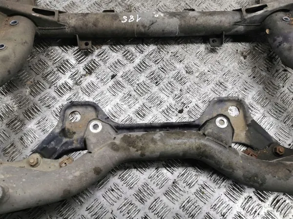 Mercedes-Benz C W204 Vorderer Hilfsrahmen OEM AMD101545 image 6