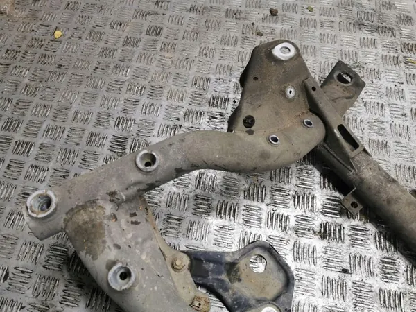 Mercedes-Benz C W204 Vorderer Hilfsrahmen OEM AMD101545 image 7