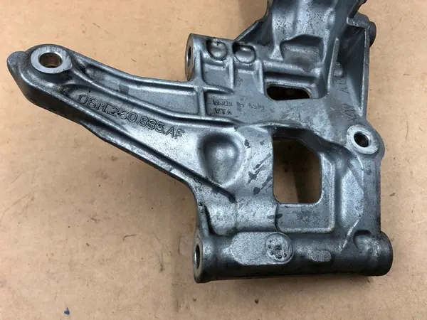 Support de Compresseur 06M260885AF AUDI RS5 S7 S6 image 3