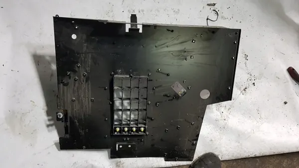 Plaque de montage ordinateur DAF XF 105 - OEM DAF image 2