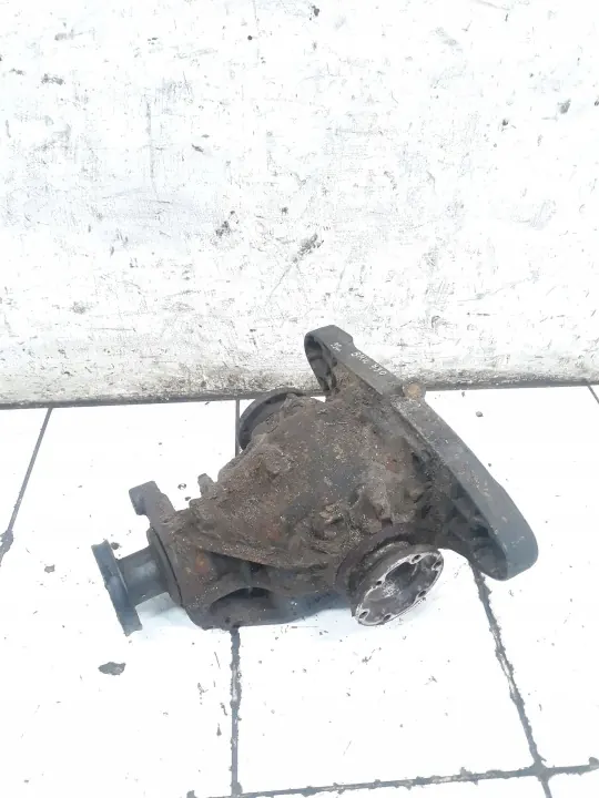 Différentiel arrière BMW OEM BM06386640 pour 1996 Série 7 E38 image 4