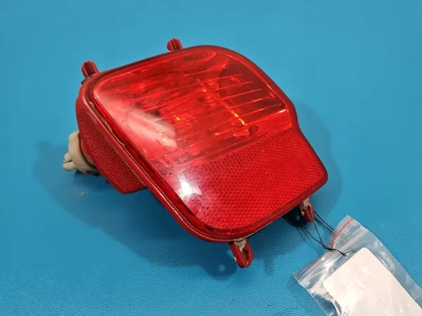 OEM 9811718380 Lanterna Traseira Direita Anti-Nevoeiro Peugeot 3008 II image 2