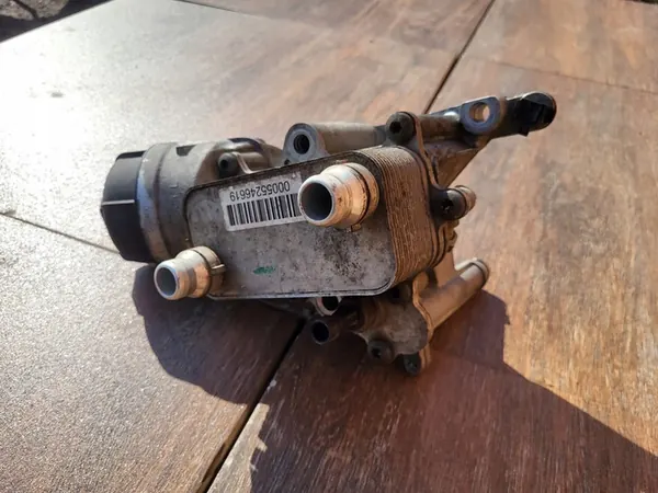 JEEP CHEROKEE KL 2.0 M-JET Base do Radiador de Óleo image 8