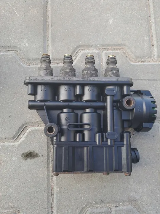 ECAS Luftfederungsventil OEM 21083660 K019821 image 2