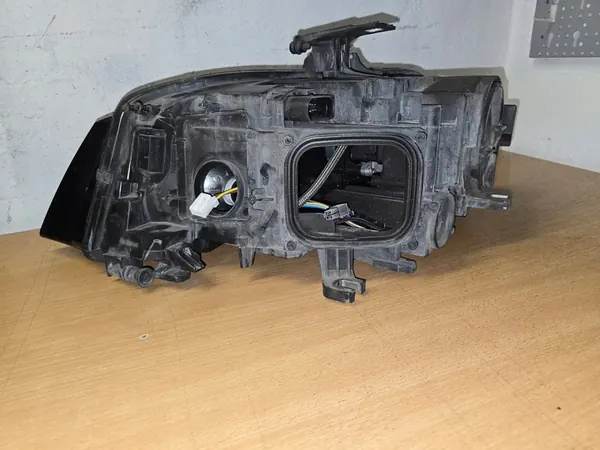 AUDI A4 B8 Faro Derecho Xenón Original image 7