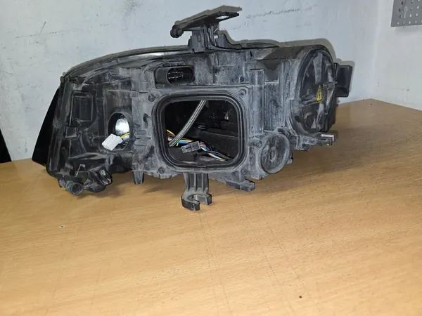 AUDI A4 B8 Faro Derecho Xenón Original image 8