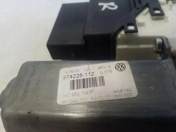 Motor ventana puerta trasera derecha VW Touran OEM 0536006001 image 5