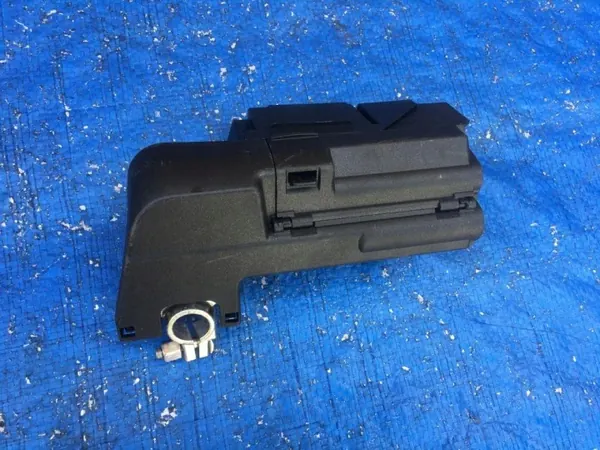 Audi A6 C8 Sicherungsklemme OEM 310126173915 image 5