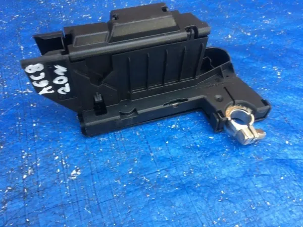 Audi A6 C8 Sicherungsklemme OEM 310126173915 image 7