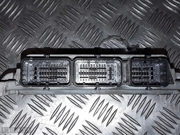 2009 Renault Clio III ECU 1500dci 8200847131 image 4