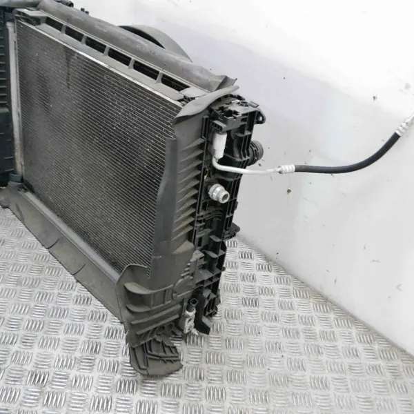Pièce de refroidissement OEM A0999062100 Mercedes-Benz E image 3