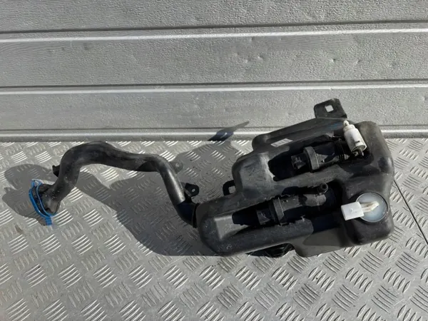Réservoir lave-glace Mercedes W176 A-Class OEM A2468601060 image 3