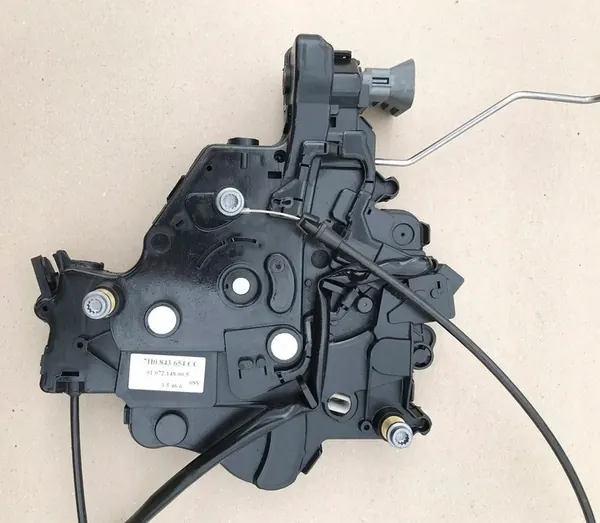 Volkswagen elektriskt dörrlås 7H0843654CC image 2