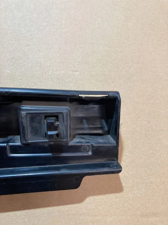 BMW 3 F30/31 Oikea kynnyssuoja OEM 51777256919 image 7
