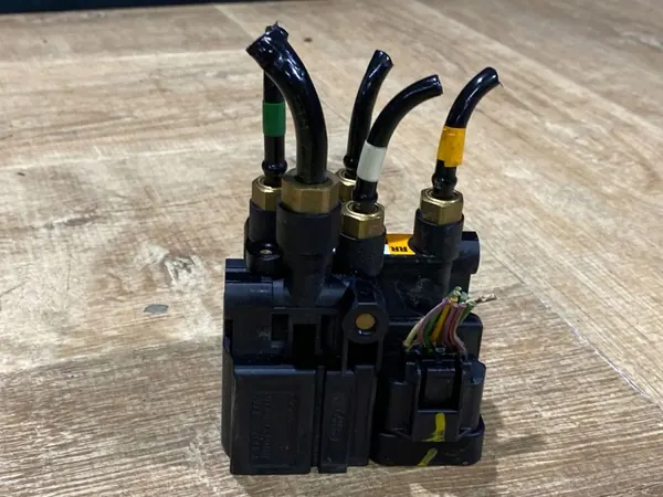 Módulo suspensión aire CPLA5B710BB para Range Rover Evoque image 3