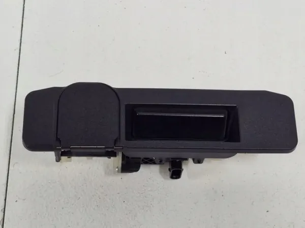 Mercedes-Benz W176 Kofferraumgriff OEM A1667500993 image 2