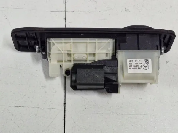 Mercedes-Benz W176 Kofferraumgriff OEM A1667500993 image 5