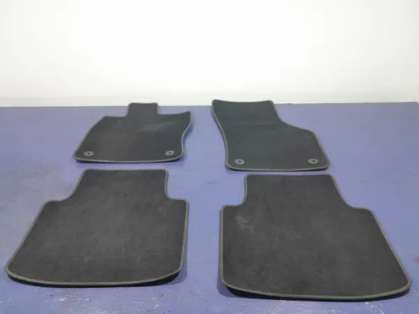 Skoda Superb III Lift HB Mattor OEM 3V1863011 image 2