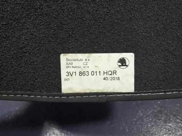 Skoda Superb III Lift HB Mattor OEM 3V1863011 image 5