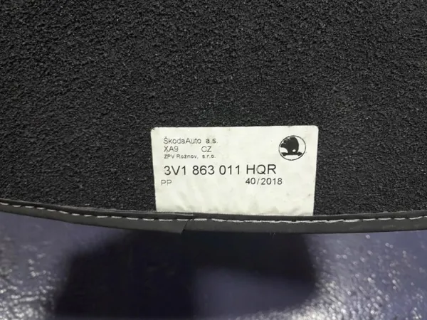 Skoda Superb III Lift HB Mattor OEM 3V1863011 image 6