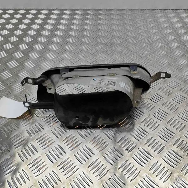 BMW 7-sarjan pakopää OEM 51128063168 Käytetty image 6